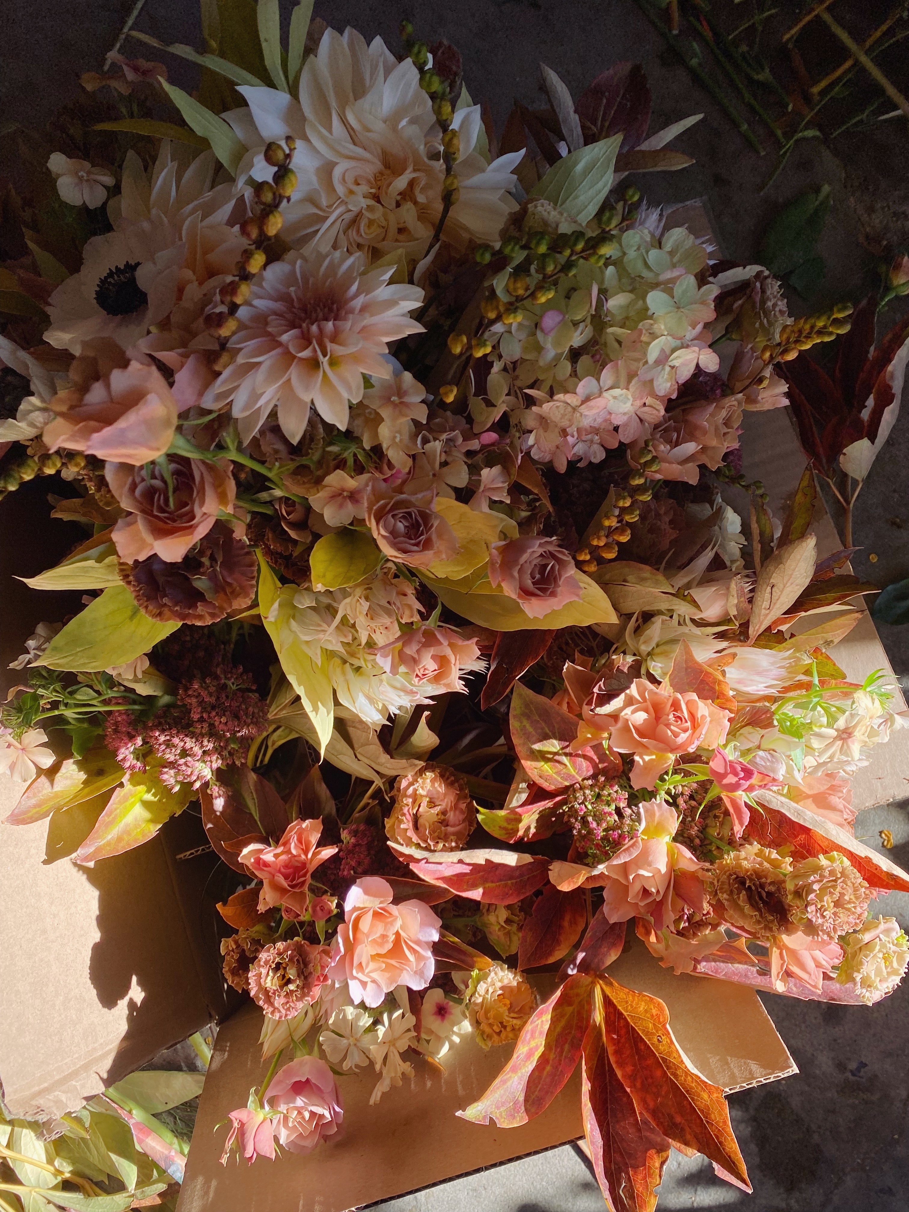 Tinge Floral x Mara Thanksgiving Centerpiece Workshop