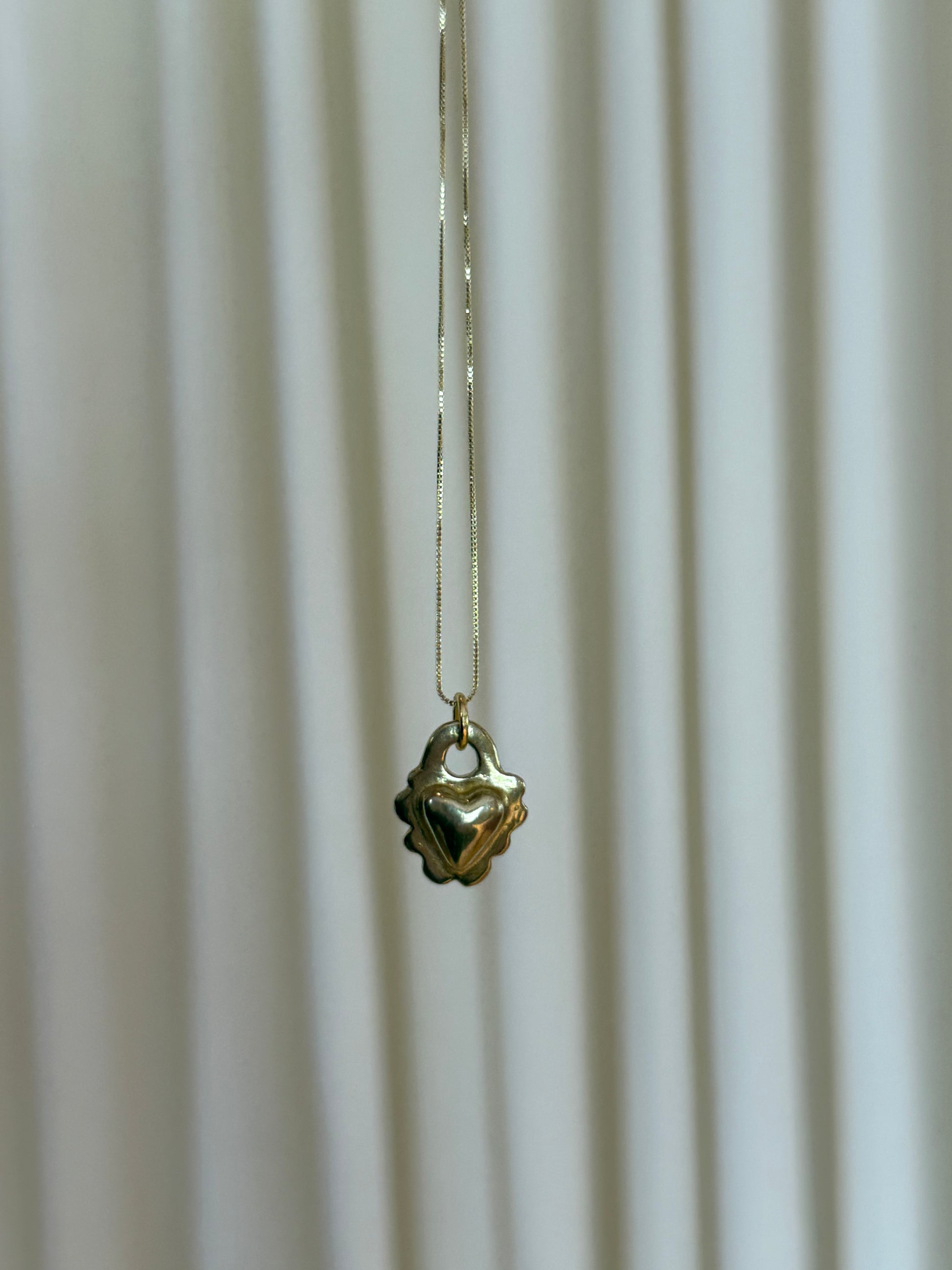 Gold Frilly Heart Charm