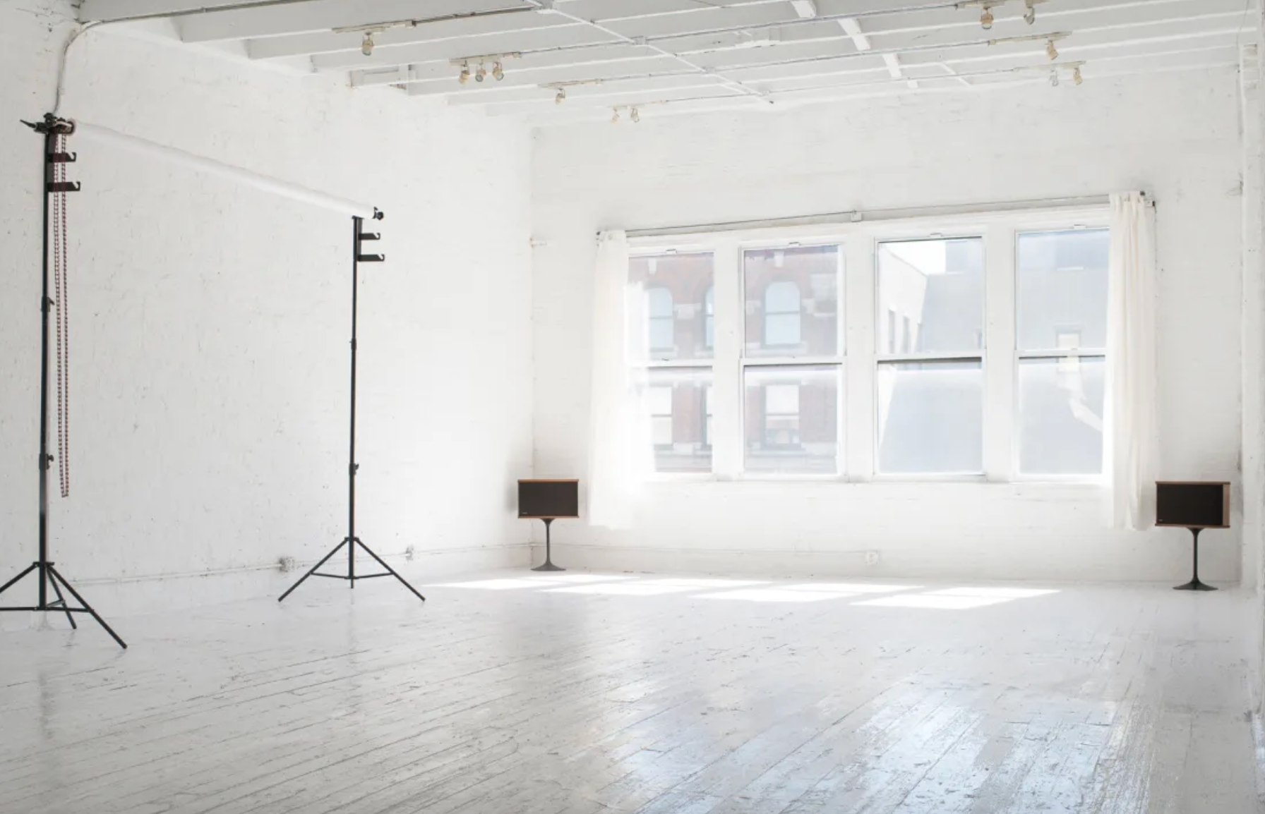 Mara Studio Booking Appointment - Review hourly rates and day rate discounts in the description.